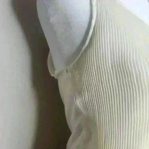 Banana Republic women's cream mixed media sleeveless blouse size XS - Picture 5 of 7